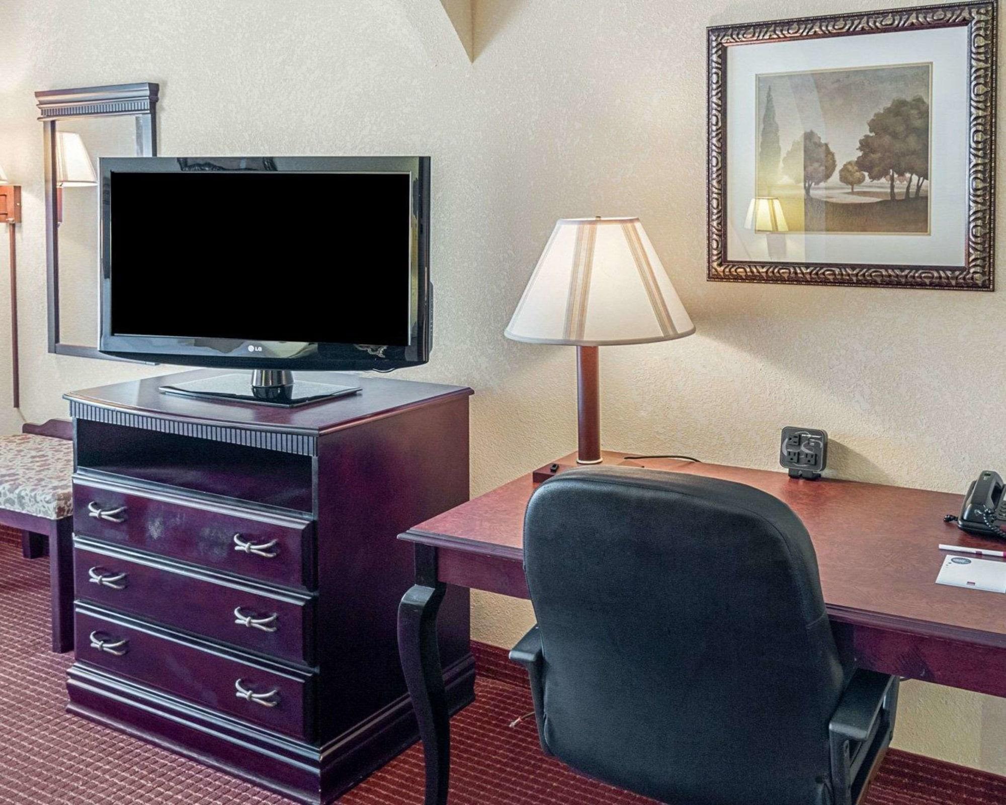Comfort Suites Лафкин Экстерьер фото